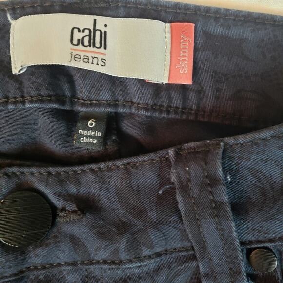 Cabi grey floral print skinny stretch 5 pocket jeans size 6 - Picture 3 of 6